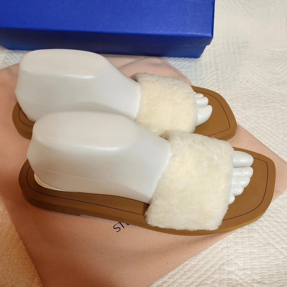 NWT Stuart Weizmann Cammy Shearling White Slides Sandals Size EU 38.5 - Picture 4 of 14